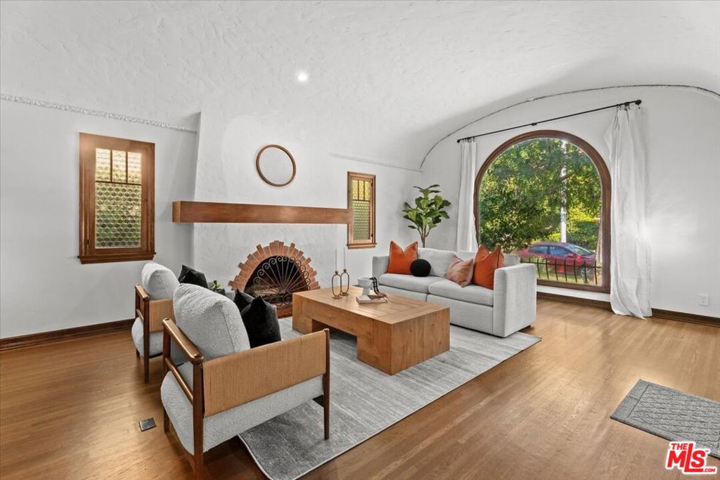 1159 S Sierra Bonita Avenue