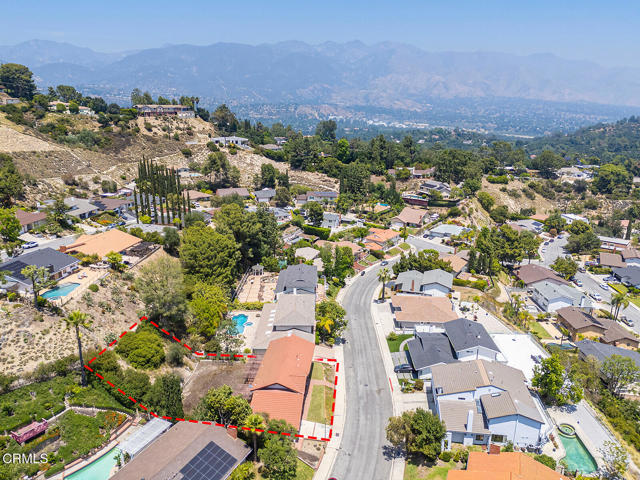 3121 Kingridge Way, Glendale CA: https://media.crmls.org/mediaz/c22f5119-3c46-4f9a-977f-8eb8641fec34.jpg