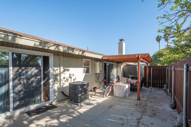 Detail Gallery Image 14 of 16 For 2201 Camilar Dr, Camarillo,  CA 93010 - 2 Beds | 2 Baths