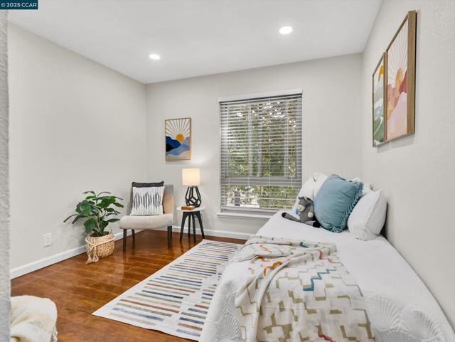 2033 Sierra Rd, Concord CA: https://media.crmls.org/mediaz/c230500e-8d9a-422a-9a7e-c1891c5d30b6.jpg