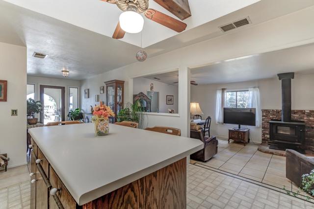 2854 Illinois Avenue, Corning CA: https://media.crmls.org/mediaz/c2316d38-41a2-403f-82d0-0119c60dd1fe.jpg