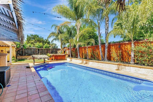 212 Matsqui Rd, Antioch CA: https://media.crmls.org/mediaz/c2317d12-4c5e-4766-8686-80c423244db5.jpg