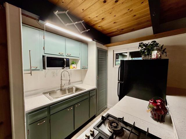 Detail Gallery Image 5 of 48 For 21803 Crestline Rd, Palomar Mountain,  CA 92060 - 1 Beds | 1 Baths