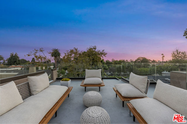 1011 Georgina Avenue, Santa Monica CA: https://media.crmls.org/mediaz/c231c37f-f990-4609-a3ae-3acfee27021e.jpg