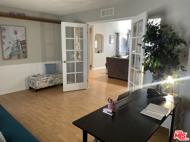 5001 W Florida Avenue, Hemet CA: https://media.crmls.org/mediaz/c231c69e-c483-48dc-87dc-2be278a82f16.jpg