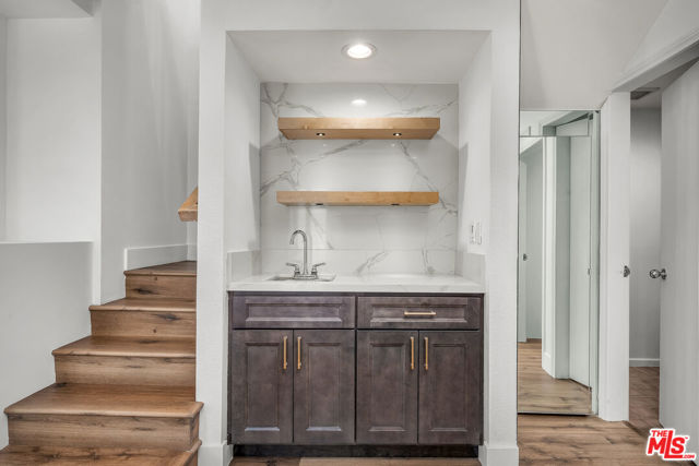 1655 Selby Avenue, Los Angeles CA: https://media.crmls.org/mediaz/c2320cb4-18e5-4aba-a4b2-92d6ebc3bad4.jpg