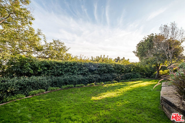 7020 La Presa Drive, Los Angeles CA: https://media.crmls.org/mediaz/c2323cbc-fb5e-4244-9bca-6d7c1ce17755.jpg