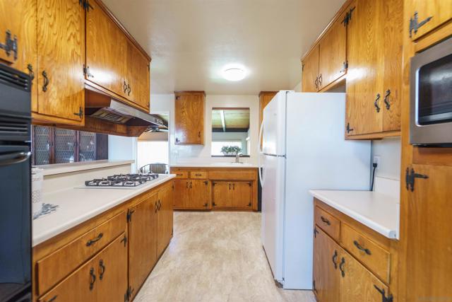 7434 Salerno Street, San Diego CA: https://media.crmls.org/mediaz/c232a4c4-54e0-4368-abde-0f59fd50fe57.jpg
