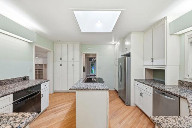 Detail Gallery Image 19 of 71 For 1768 Casa Grande St, Pasadena,  CA 91104 - 3 Beds | 3 Baths