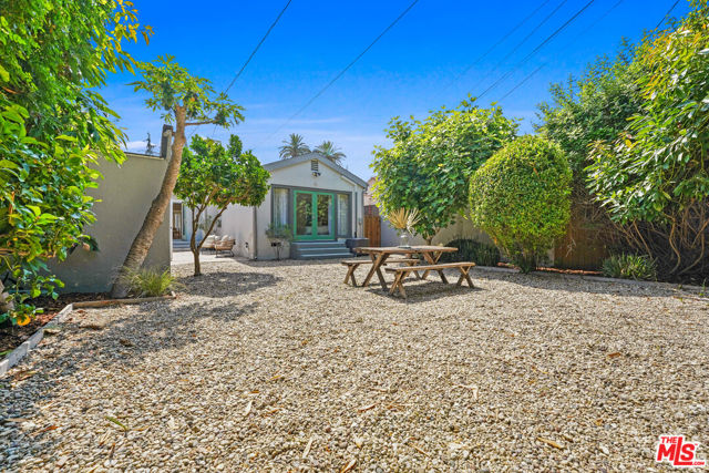2843 Virginia Road, Los Angeles CA: https://media.crmls.org/mediaz/c233c27d-3497-4a40-b6ce-73f7e9e75b4b.jpg