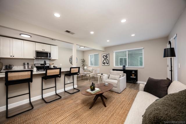 12126 Lemon Crest Dr, Lakeside CA: https://media.crmls.org/mediaz/c2341ce3-d8d8-4859-b9ef-362d77723ddd.jpg