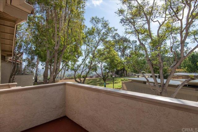 11525 Fury Ln, El Cajon CA: https://media.crmls.org/mediaz/c23490e0-d0c6-40e5-9a12-ffb185bfa43f.jpg