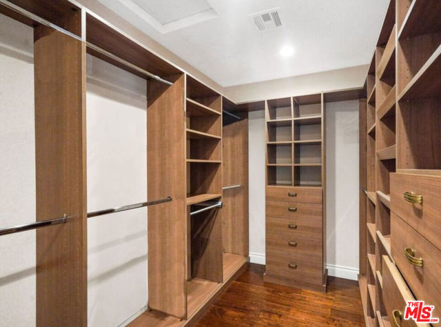 1774 Washington Way, Venice CA: https://media.crmls.org/mediaz/c234bd68-b208-4e5e-86e5-f8f696f528fe.jpg