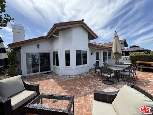 4732 Galicia Way, Oceanside CA: https://media.crmls.org/mediaz/c235026e-84a5-488e-8920-62b43e921707.jpg