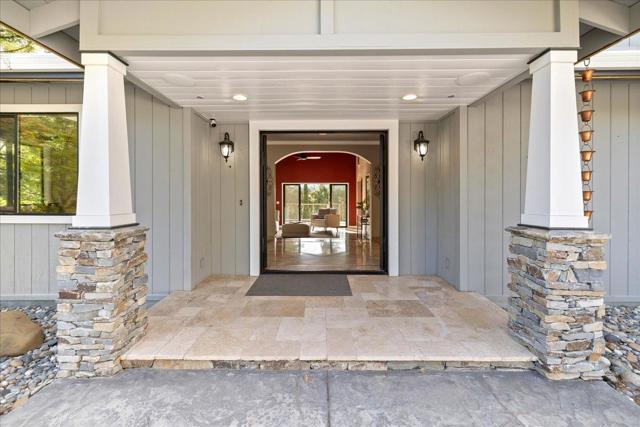23435 Summit Road, Los Gatos CA: https://media.crmls.org/mediaz/c2350ba1-8c6e-47b8-bccc-2f85a0f98173.jpg