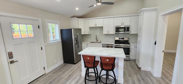 7920 Rocoso Lane, Carlsbad CA: https://media.crmls.org/mediaz/c2353a11-177e-4b5e-b5ae-676cac384984.jpg