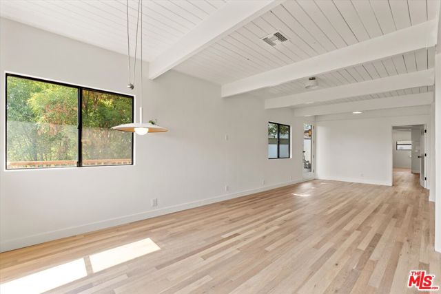 4950 Marmol Drive, Woodland Hills CA: https://media.crmls.org/mediaz/c235c805-1a79-417e-96de-5339760d6a2d.jpg