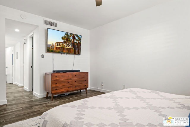 2180 S Palm Canyon Drive, Palm Springs CA: https://media.crmls.org/mediaz/c235e329-27d6-40b2-97df-9c7f6adab428.jpg