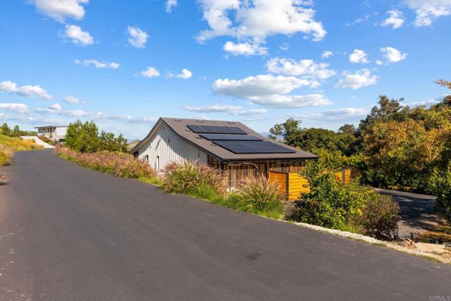 Detail Gallery Image 27 of 75 For 6937 Kellyn Ln, Vista,  CA 92084 - 4 Beds | 4/1 Baths