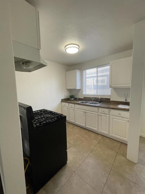 Detail Gallery Image 4 of 10 For 331 E 5th St, National City,  CA 91950 - 2 Beds | 1 Baths