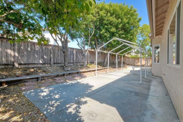 Detail Gallery Image 30 of 34 For 1789 Clydesdale Ct, Oceanside,  CA 92057 - 3 Beds | 2 Baths