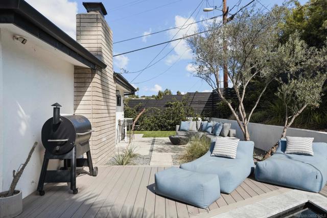 5511 Trinidad Way, San Diego CA: https://media.crmls.org/mediaz/c237b272-e91c-49e2-96ed-e26d90ebc0a1.jpg