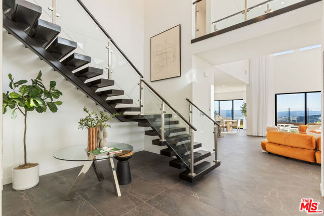 20668 W Hummingbird Court, Porter Ranch CA: https://media.crmls.org/mediaz/c237c476-1bc5-45ef-a103-0add625d2932.jpg