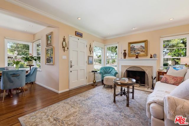 4365 Elenda Street photo 5