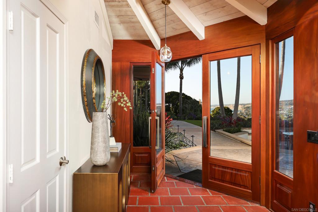 2065 Soledad Avenue - photo 11