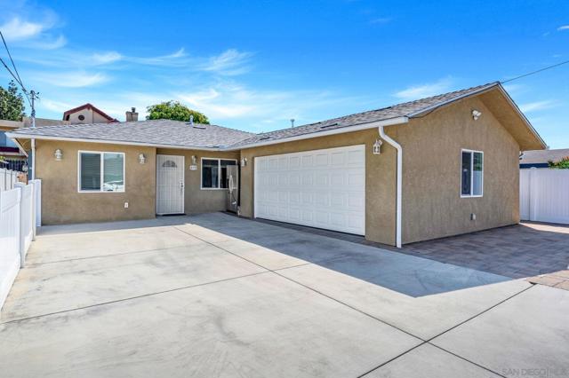 619 Dorothy St, El Cajon CA: https://media.crmls.org/mediaz/c2396650-79a3-4fb2-8b59-dc87e128c5b1.jpg