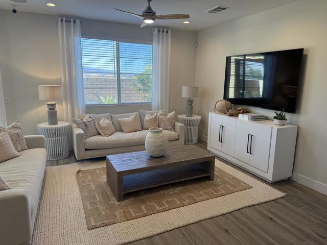 39912 Felicita Parkway, Palm Desert CA: https://media.crmls.org/mediaz/c239677d-e1ba-45af-abc5-e127214e90b0.jpg