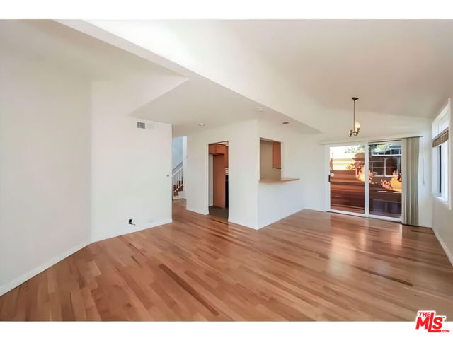 653 Marine Street photo 30
