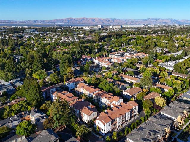 324 Cherokee Loop, Mountain View CA: https://media.crmls.org/mediaz/c23aa153-982a-43e6-ad3e-62f5124c402f.jpg