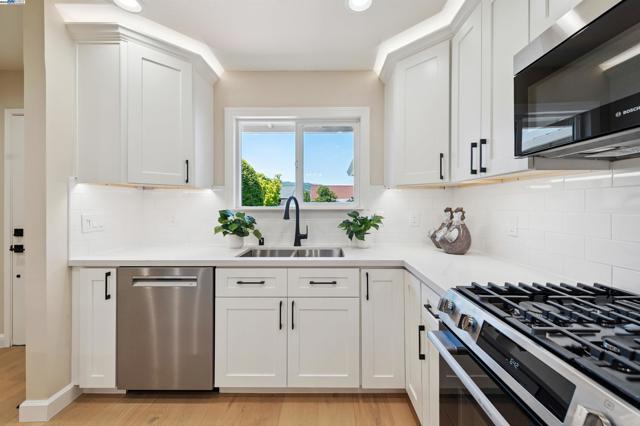 4531 Harper Ct, Pleasanton CA: https://media.crmls.org/mediaz/c23ae0a3-65db-459a-a512-bc03770ccc9b.jpg