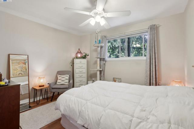 1101 Palm Avenue, Martinez CA: https://media.crmls.org/mediaz/c23c465f-e8b5-4cf2-94f7-3ddbd6bd585b.jpg