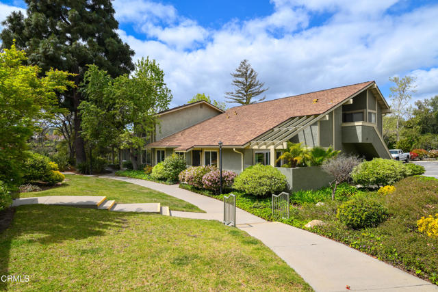 599 Rio Grande Circle, Thousand Oaks CA: https://media.crmls.org/mediaz/c23c77d1-2f99-41b7-8048-36ff7a35ad5a.jpg