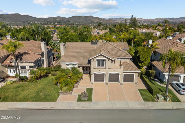 48 Golden Glen Drive, Simi Valley CA: https://media.crmls.org/mediaz/c23c8b14-e662-4cf0-8f10-c675a5fc6eda.jpg