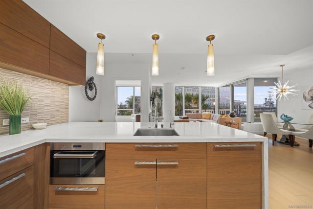 888 W E St, San Diego CA: https://media.crmls.org/mediaz/c23cd2c5-ca2d-4c74-a780-754bda6993b8.jpg