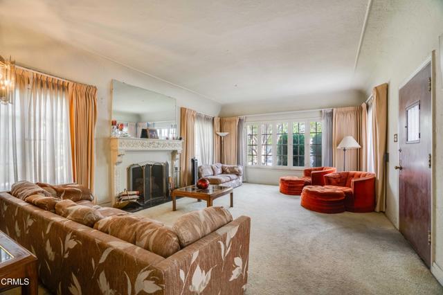 1120 S Burnside Avenue, Los Angeles CA: https://media.crmls.org/mediaz/c23ce465-043d-47ce-87bb-4134e7454dcc.jpg