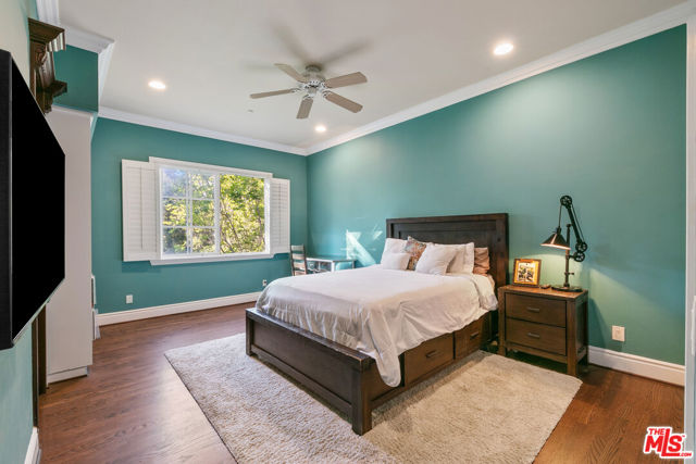 13418 Nightsky Drive, Camarillo CA: https://media.crmls.org/mediaz/c23d34c9-5fe0-4931-aab3-a49f5d6b337e.jpg