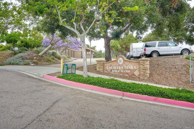4049 Peninsula Drive, Carlsbad CA: https://media.crmls.org/mediaz/c23d7914-a6f9-48e5-b53f-0cd9f6841dc7.jpg