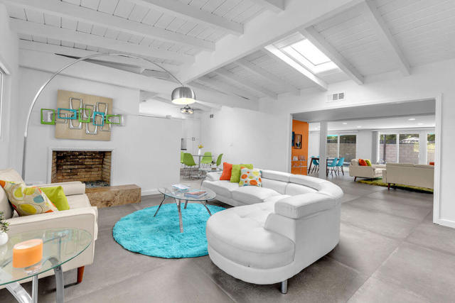 1075 E Sunny Dunes Road, Palm Springs, CA 92264