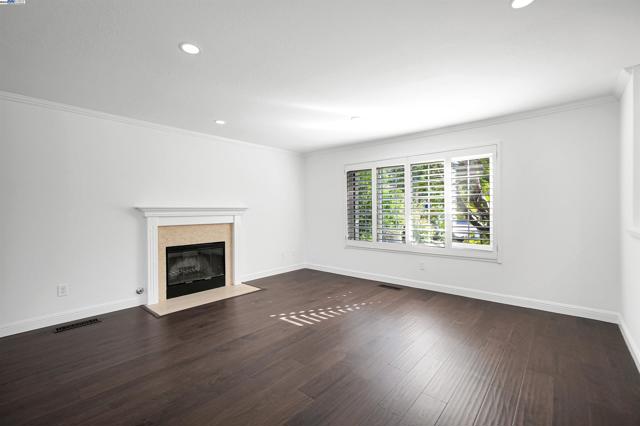 311 Andros Dr, San Ramon CA: https://media.crmls.org/mediaz/c23e5a7c-2e72-431d-a160-c0044fa5e2c2.jpg