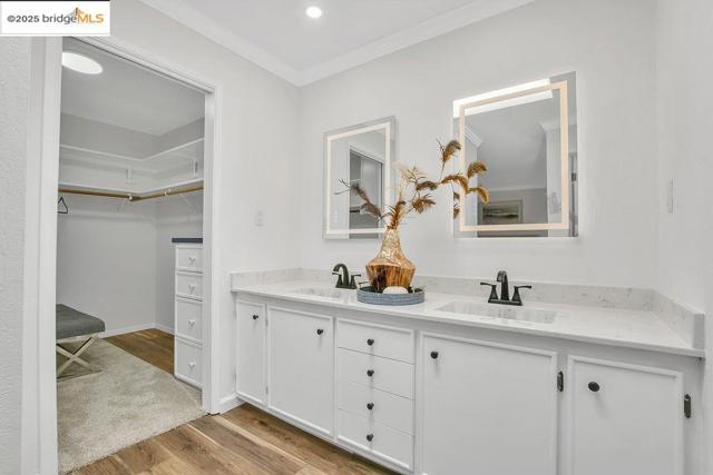 789 E Angela St, Pleasanton CA: https://media.crmls.org/mediaz/c23e5e71-c598-4ef8-98aa-83521f7495a6.jpg