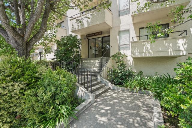 1500 Willow Avenue, Burlingame CA: https://media.crmls.org/mediaz/c23eb482-b8d6-4df0-b454-d5bf47615607.jpg
