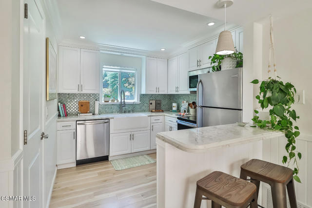 4021 Yankee Drive, Agoura Hills CA: https://media.crmls.org/mediaz/c23ed1b7-b903-4f40-86b6-48fa69377c6a.jpg