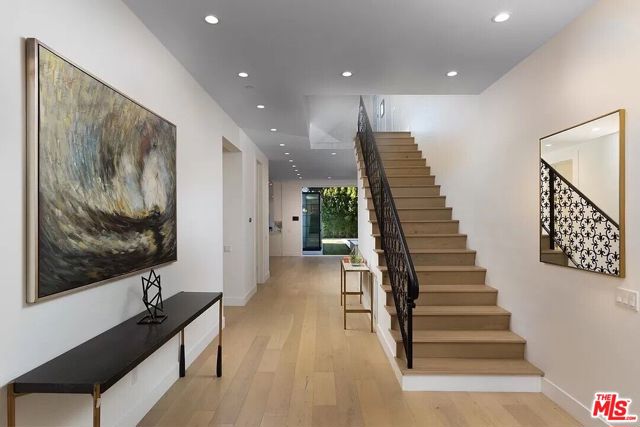 12509 W Sunset Boulevard, Los Angeles CA: https://media.crmls.org/mediaz/c23fe9c4-442f-4612-bca4-05d422a42767.jpg