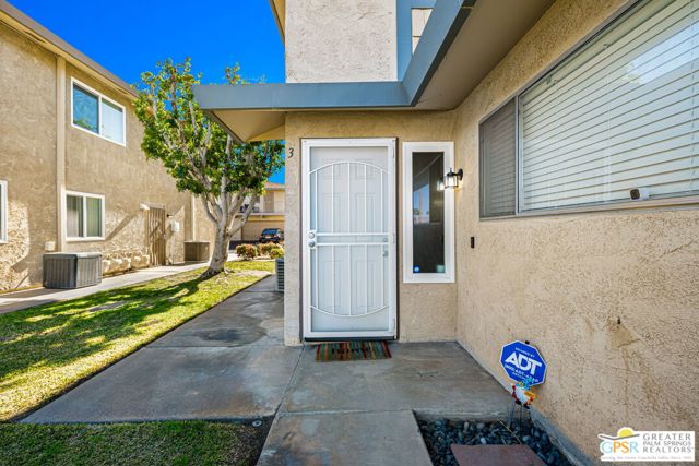 Image 1 of 28 For 72733 Willow Street 3