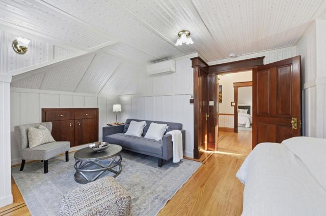 809 E 5th Avenue, San Mateo CA: https://media.crmls.org/mediaz/c24053f5-7946-4f26-883d-21826185cb81.jpg