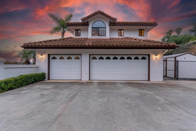 4514 La Canada, Fallbrook CA: https://media.crmls.org/mediaz/c2412916-e5cb-4984-85f7-feda15681ff8.jpg